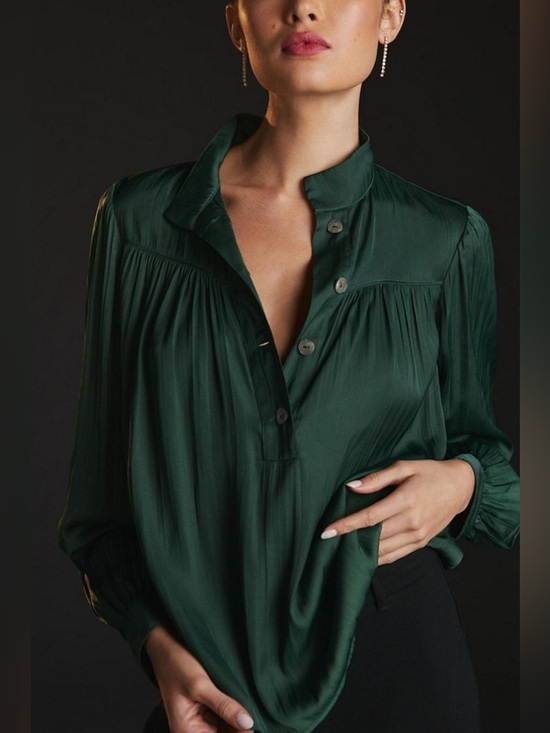 Anthropologie Tops - Anthropologie Relaxed Shimmer Blouse Size Medium Holly Green